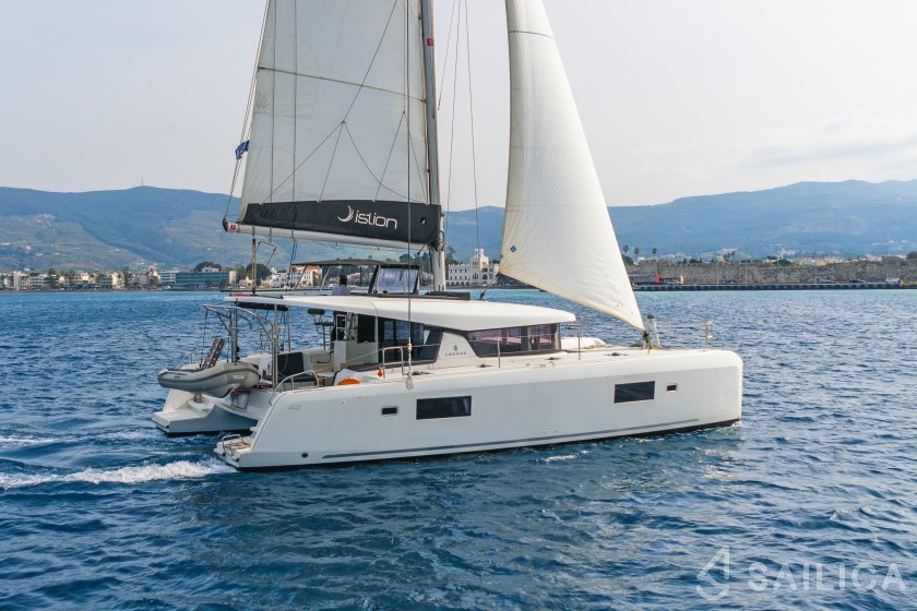 Lagoon 42 - Yacht Charter Sailica