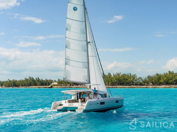 Lagoon 42 - Yacht Charter Sailica
