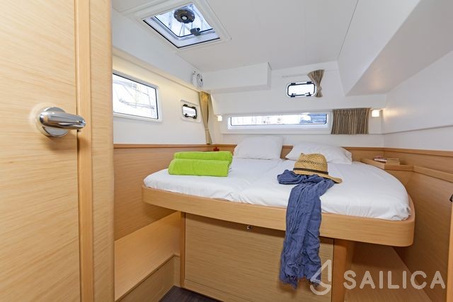 Lagoon 42 - Yacht Charter Sailica