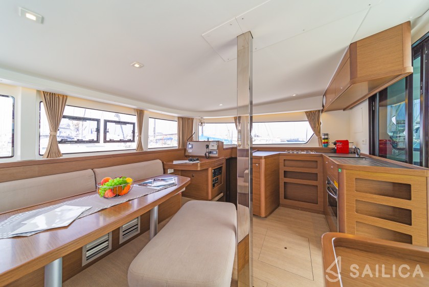 Lagoon 42 - Yacht Charter Sailica