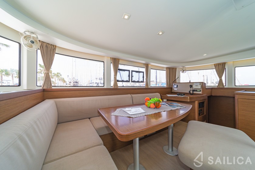 Lagoon 42 - Yacht Charter Sailica