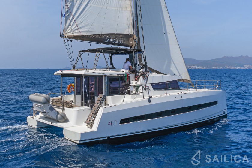 Bali 4.1 - Yacht Charter Sailica