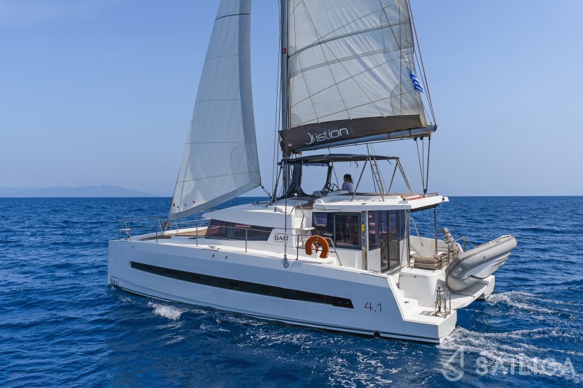 Bali 4.1 - Yacht Charter Sailica