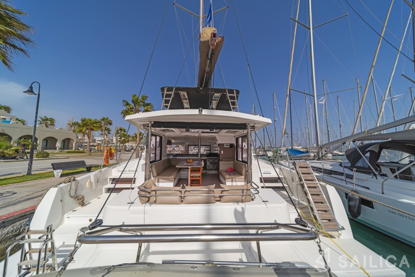 Bali 4.1 - Yacht Charter Sailica