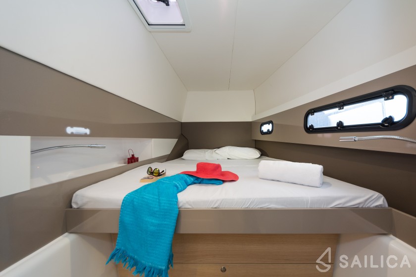 Bali 4.1 - Yacht Charter Sailica