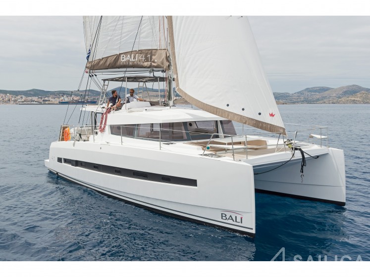 Bali 4.1 - Yacht Charter Sailica