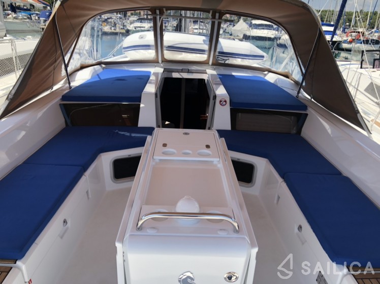 Oceanis 51.1 - Yacht Charter Sailica