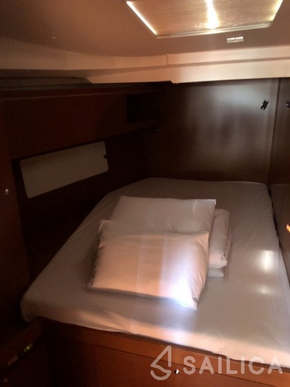 Oceanis 51.1 - Yacht Charter Sailica