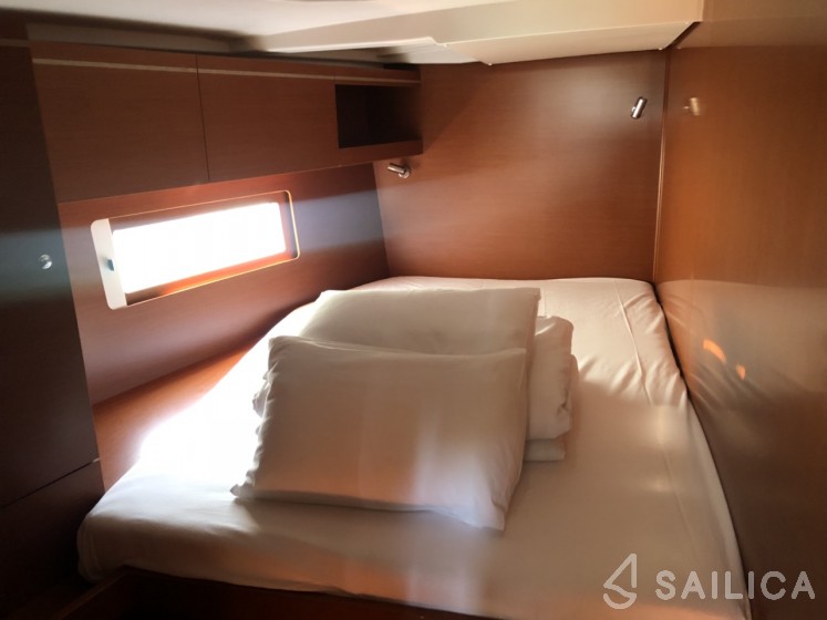 Oceanis 51.1 - Yacht Charter Sailica