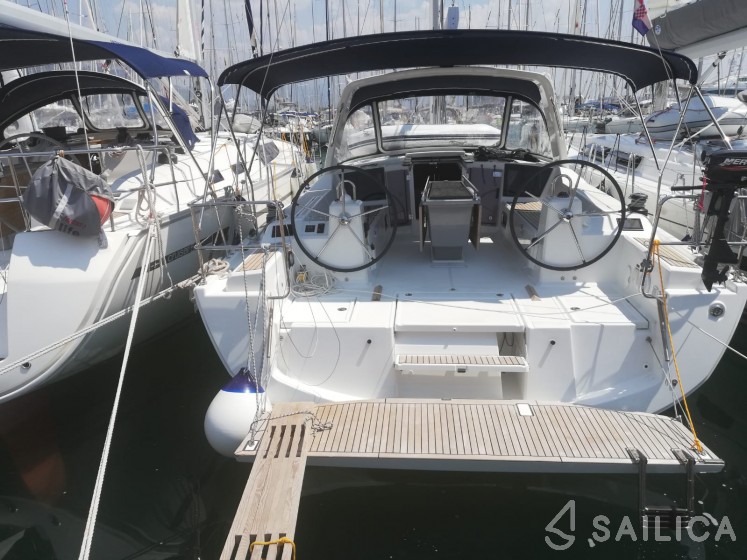 Oceanis 41.1 - Yacht Charter Sailica