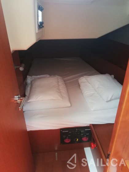 Oceanis 41.1 - Yacht Charter Sailica