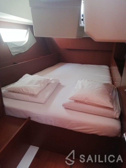 Oceanis 41.1 - Yacht Charter Sailica