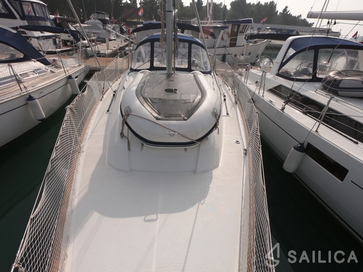 Oceanis 35.1 - Yacht Charter Sailica