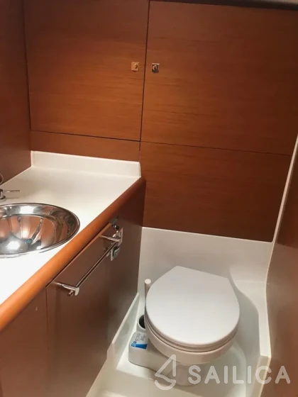 Sun Odyssey 419 - Yacht Charter Sailica