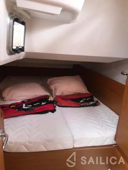 Sun Odyssey 419 - Yacht Charter Sailica