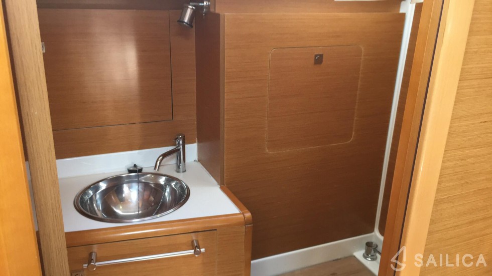 Sun Odyssey 439 - Yacht Charter Sailica
