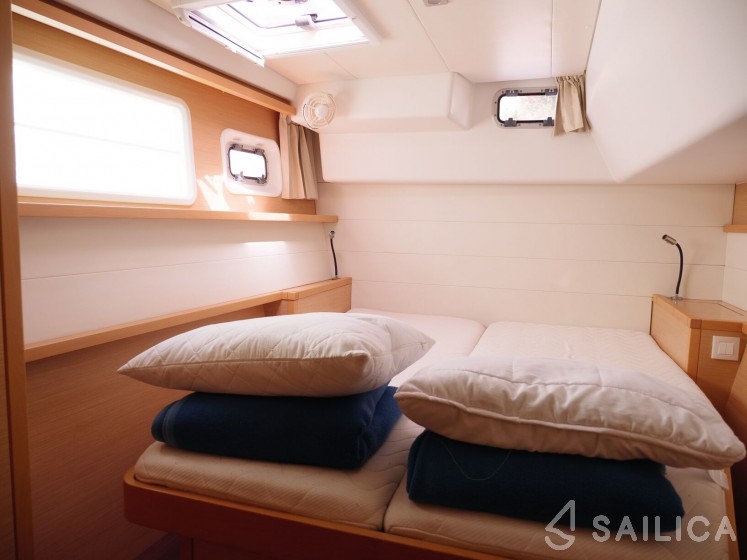 Lagoon 450 - Yacht Charter Sailica