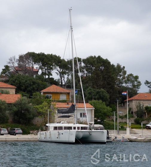 Lagoon 450 - Yacht Charter Sailica