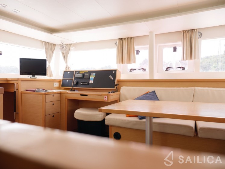 Lagoon 450 - Yacht Charter Sailica