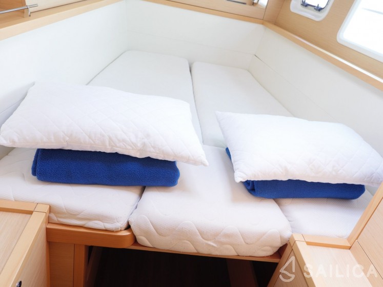 Lagoon 450 - Yacht Charter Sailica