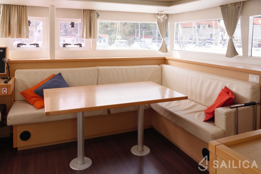 Lagoon 450 - Yacht Charter Sailica