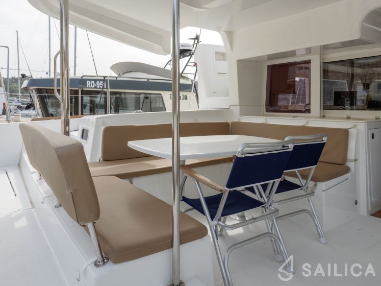 Lagoon 450 - Yacht Charter Sailica
