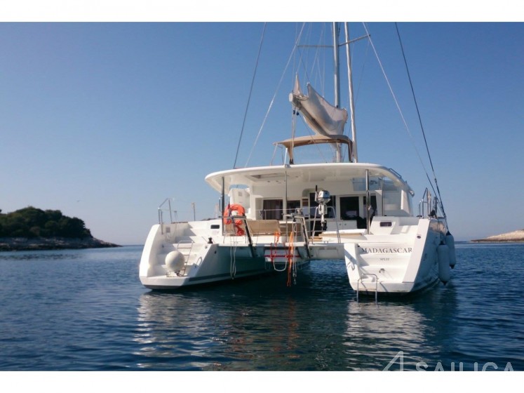 Lagoon 450 - Yacht Charter Sailica