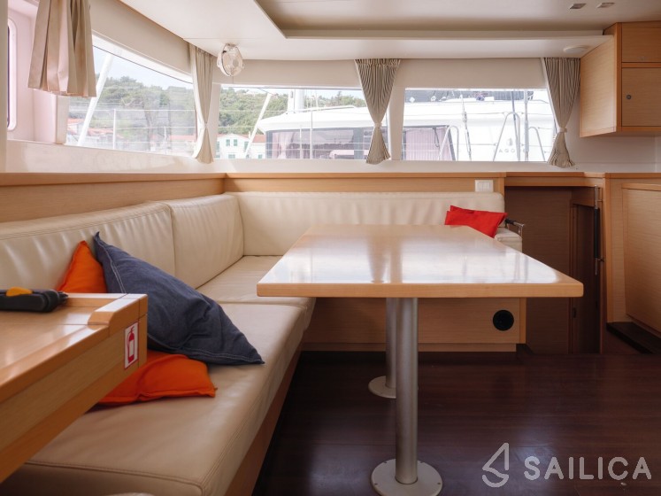 Lagoon 450 - Yacht Charter Sailica
