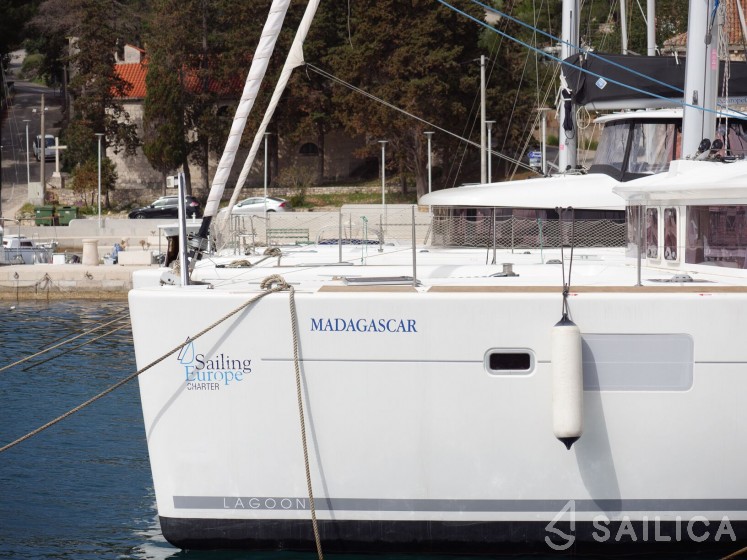Lagoon 450 - Yacht Charter Sailica