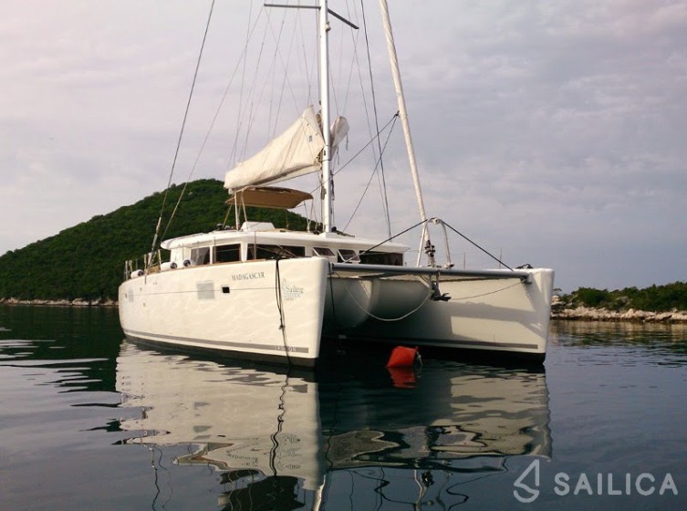 Lagoon 450 - Yacht Charter Sailica