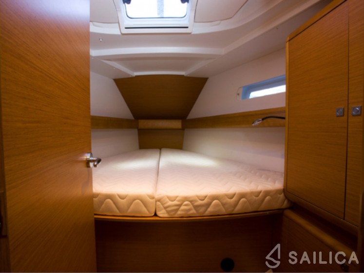 Sun Odyssey 449 - Yacht Charter Sailica