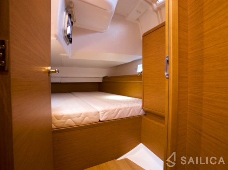 Sun Odyssey 449 - Yacht Charter Sailica