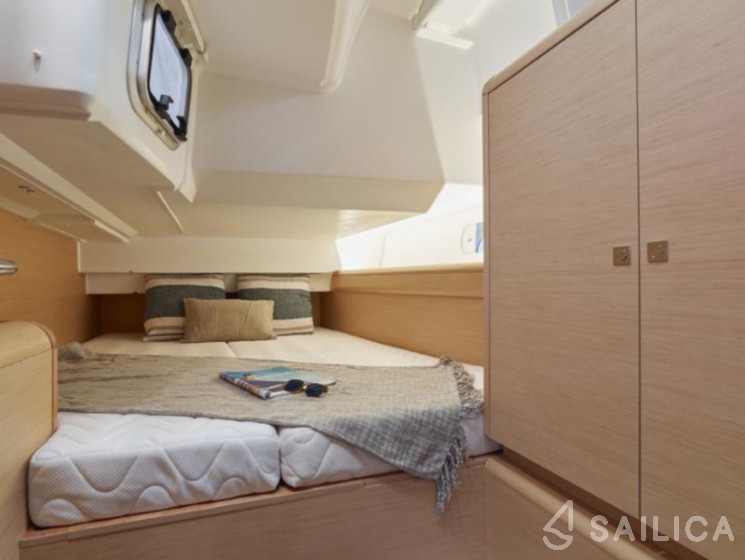 Sun Odyssey 449 - Yacht Charter Sailica