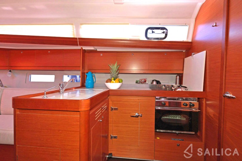 Dufour 412 GL - Yacht Charter Sailica