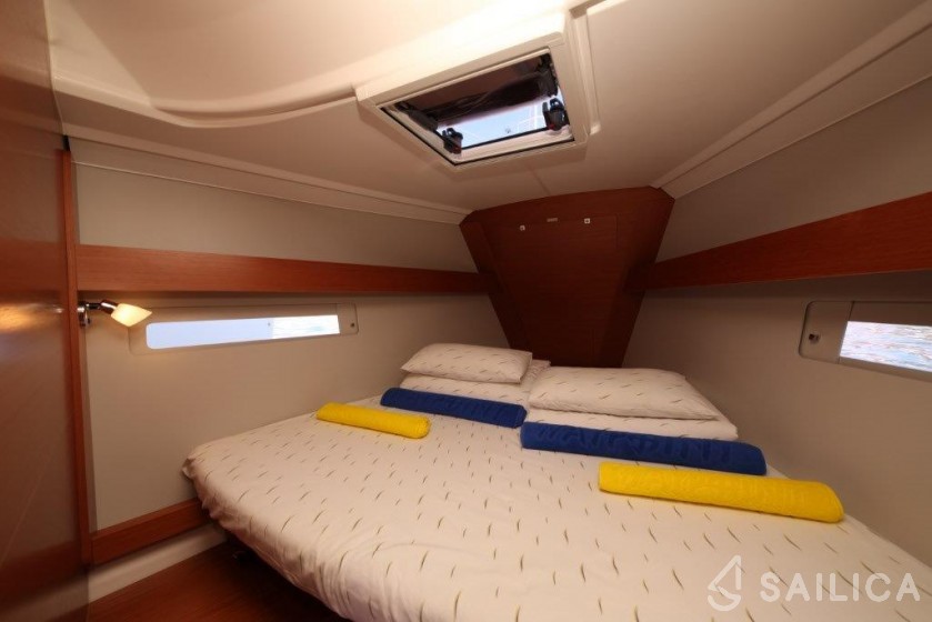 Dufour 412 GL - Yacht Charter Sailica