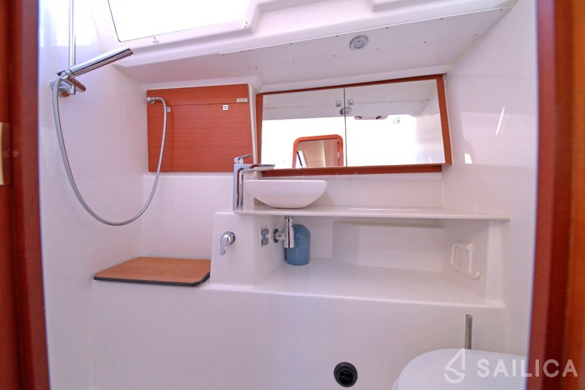 Dufour 412 GL - Yacht Charter Sailica