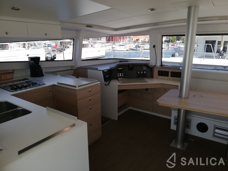 Bali 4.5 - Yacht Charter Sailica