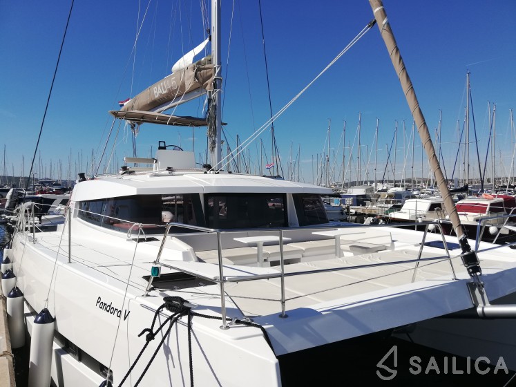Bali 4.5 - Yacht Charter Sailica