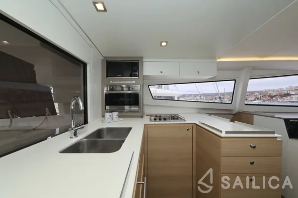 Bali 4.5 - Yacht Charter Sailica