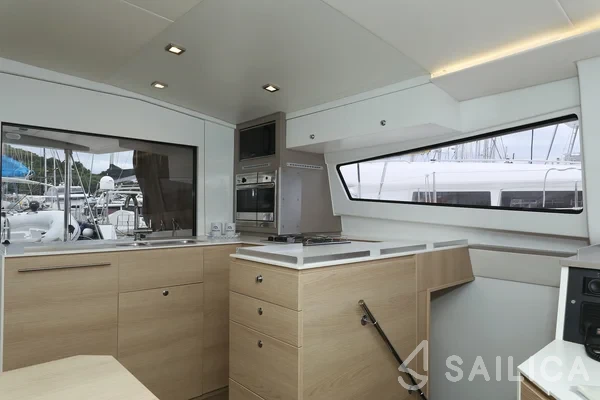 Bali 4.5 - Yacht Charter Sailica