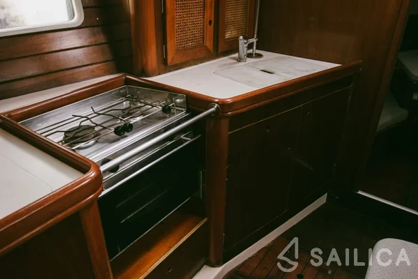 Oceanis 38.1 - Yacht Charter Sailica