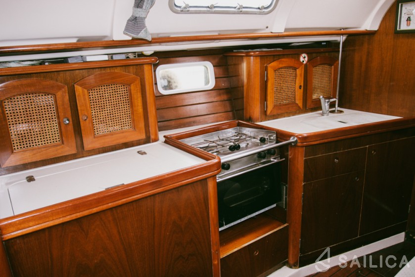 Oceanis 38.1 - Yacht Charter Sailica