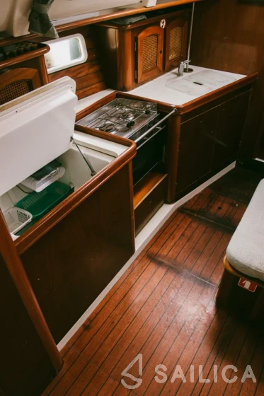 Oceanis 38.1 - Yacht Charter Sailica
