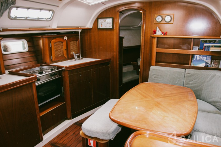 Oceanis 38.1 - Yacht Charter Sailica