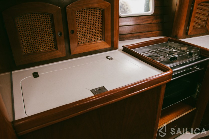 Oceanis 38.1 - Yacht Charter Sailica
