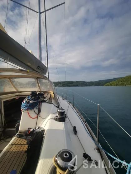 First 35 - Yacht Charter Sailica