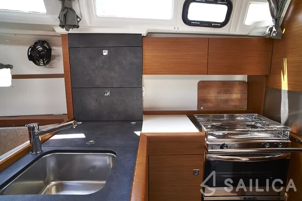 Sun Odyssey 349 - Yacht Charter Sailica