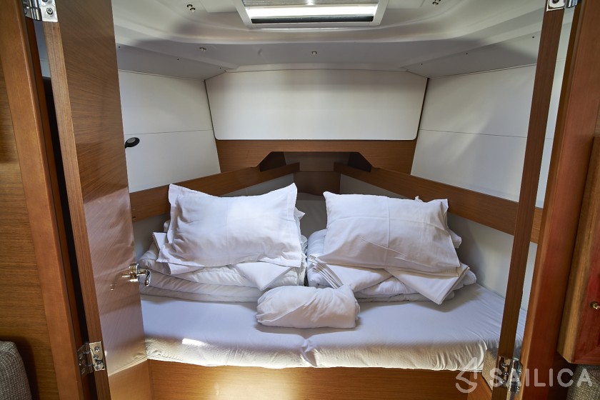 Sun Odyssey 349 - Yacht Charter Sailica