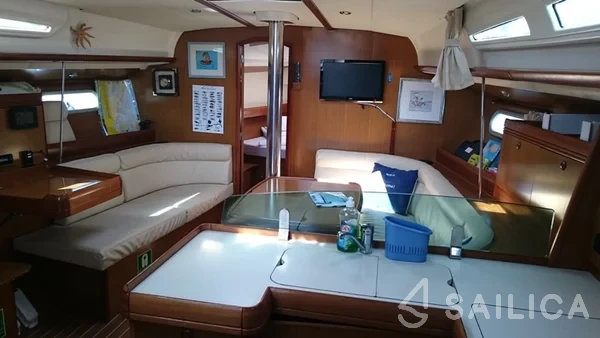 Sun Odyssey 42i - Yacht Charter Sailica