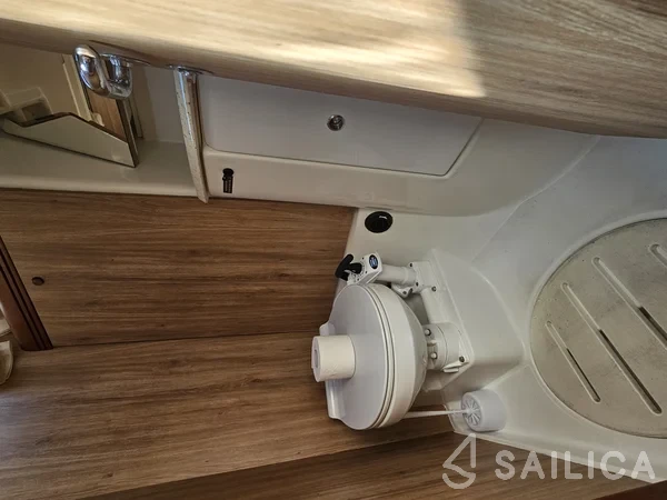 Sun Odyssey 42i - Yacht Charter Sailica